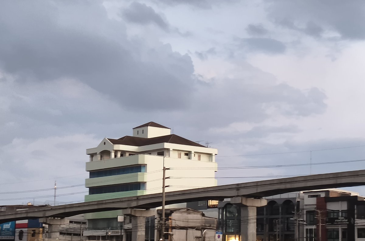 ballbabu19's tweet photo. เดียวนั่งรถไฟฟ้าไปหา เอ๊ะๆๆจะไปหาใคร  ไม่มีใครให้ไปหานอน  #sillyfools  (บ้าบอ) https://t.co/g7fBcvVZlq
