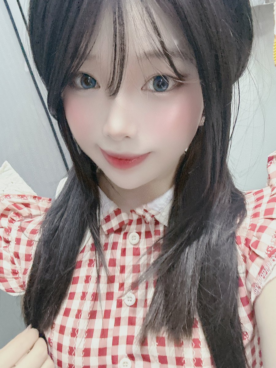 live_firefly's tweet photo. 🌟新星主播登場🌟讓我們熱烈歡迎冰冰月🤩
暱稱：冰冰月
FIREFLY ID：9513879
身高：160cm
體重：50kg
生日：2004年3月23日，屬猴的哦🐒
星座：白羊座♈️
地區：中國大陸
個性簽名：愿你不要焦虑，要像太阳一样闪耀
超萌冰冰月來治愈妳啦！

#FIREFLY新星 #FIREFLYNEWSTAR #firefly #livestreamer https://t.co/V9yJXO9DjE