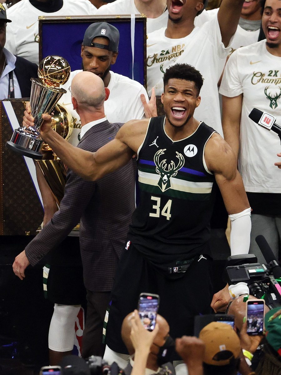 BucksNoContext's tweet photo. Obrigado por tudo, Giannis. Por tudo o que fez pela comunidade, pela cidade e pela franquia. Por fazer eu e milhares de outras pessoas amarmos o esporte e os Bucks de forma irracional.

+ https://t.co/MUonagGbws