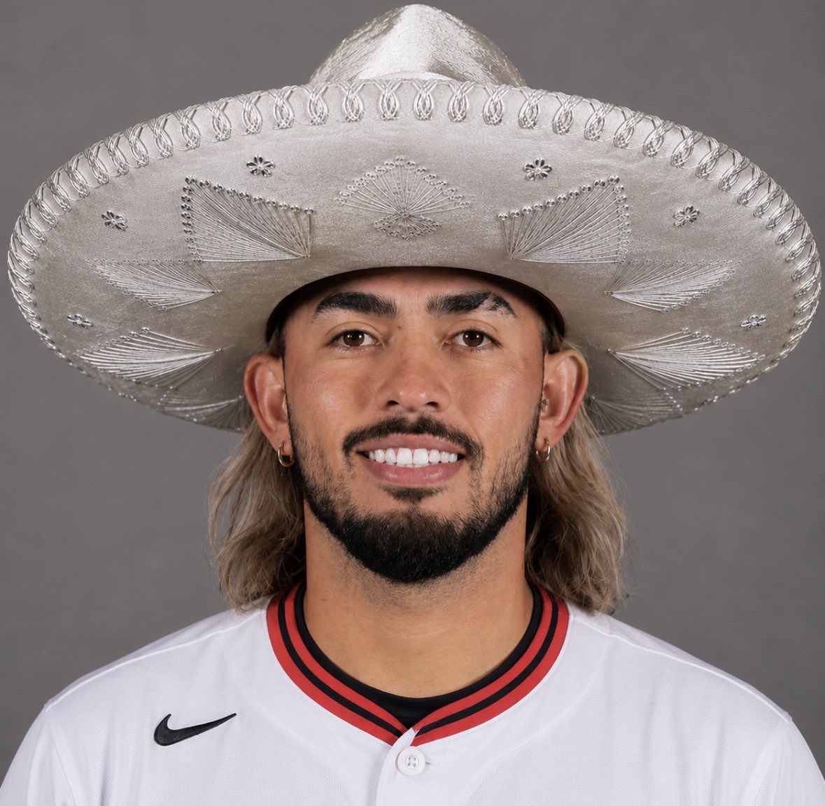 john_a_2612's tweet photo. @sarahknowsball Platinum Sombrero! https://t.co/CYCL7ZfcuT