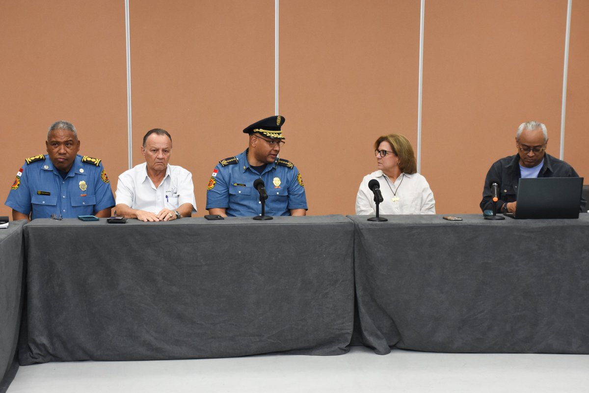 CapacPanama's tweet photo. La presidenta de Capac, Irene Orillac de Simone, junto a miembros del gremio, sostuvo una reunión de seguimiento con el director general del BCBRP, Coronel Víctor Raúl Álvarez V., para revisar avances del convenio de cooperación entre ambas instituciones. https://t.co/FMbqTpY8vP