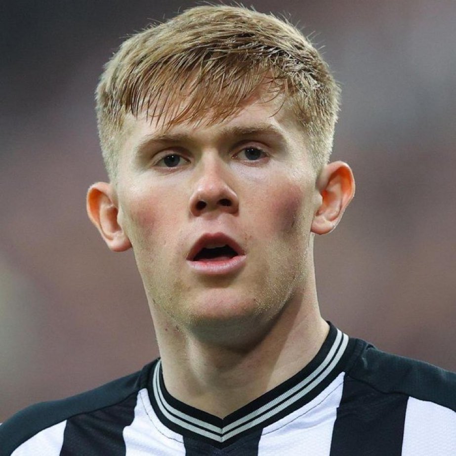 utdreport's tweet photo. Lewis Hall has been mentioned as a potential target for #mufc, but it’s unlikely that United will have enough money left to complete a deal of that magnitude this summer.

United are expected to address their defensive situation in greater depth at the end of next season [@ChrisWheelerDM]