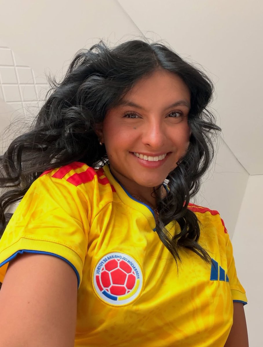 Viviana Sanchez 🌻 tweet media