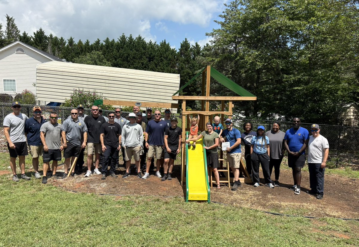 SCHP_Troop_3's tweet photo. Upstate Troopers had the honor of building a swing set and playhouse for Rowan, a brave young boy battling lymphoma.

While we can’t take away the challenges he faces, we hope this gives him a place to laugh, play, and just be a kid.

Rowan, your strength inspires us all! https://t.co/FiXbOE1RWs