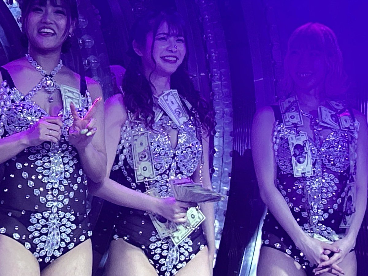 mituu_tasu's tweet photo. 今週土曜日はBaileys出演です🎀🔔
メンバーもレアレアです👶✨
デビュー曲もあります💙👑💖
まだお席あるのでお時間合う方ぜひ！
新宿です！！！ https://t.co/u6iQ6VG7CP