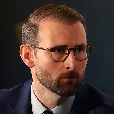 coinbureau's tweet photo. 🚨WHITE HOUSE RACES TO SAVE THE CLARITY ACT

Crypto adviser Patrick Witt is leading talks with Democrats to get the CLARITY Act moving again.

The main sticking point is an ethics rule Democrats want added, which could restrict crypto profits tied to elected officials, including Trump’s family.

Reuters estimates the Trump family has made about $2.3 BILLION from crypto ventures since mid-2024.