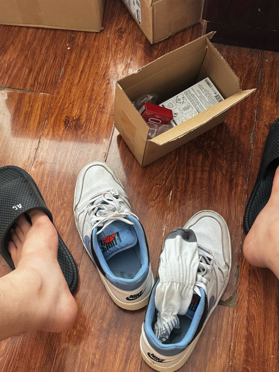 AchenZesen's tweet photo. 新手。
想找一个屌大的飞机搭子，一起打飞机的dd
可以语音，可粗口，角色扮演求调，婉拒重口，熟人勿扰
#side #bottom #0m #粗口 #熊 #男同 #打飞机 #手淫 #语调 #男男 #体育生 #骚货 #深喉 #白袜 #摘套 #骚0 #调教 #gonner #飞机杯 #斐济杯 #臭脚 #猪熊 https://t.co/8o3fsxrDxV