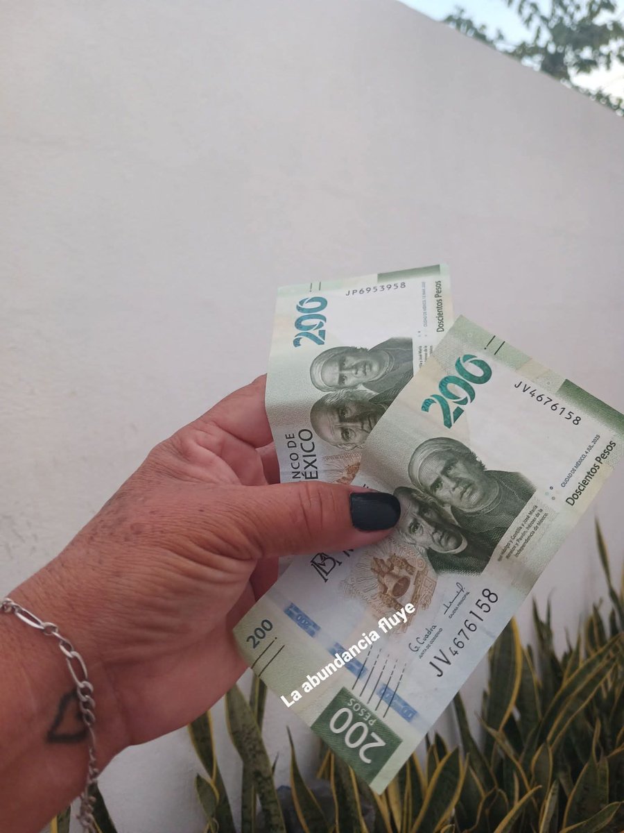 Aleyda14232598's tweet photo. La abundancia fluye con amor y con generosidad cuando comparto con el corazón mas bendiciones llegan a mi vida. 🙏🌹🙌 https://t.co/QSND9BxFEN