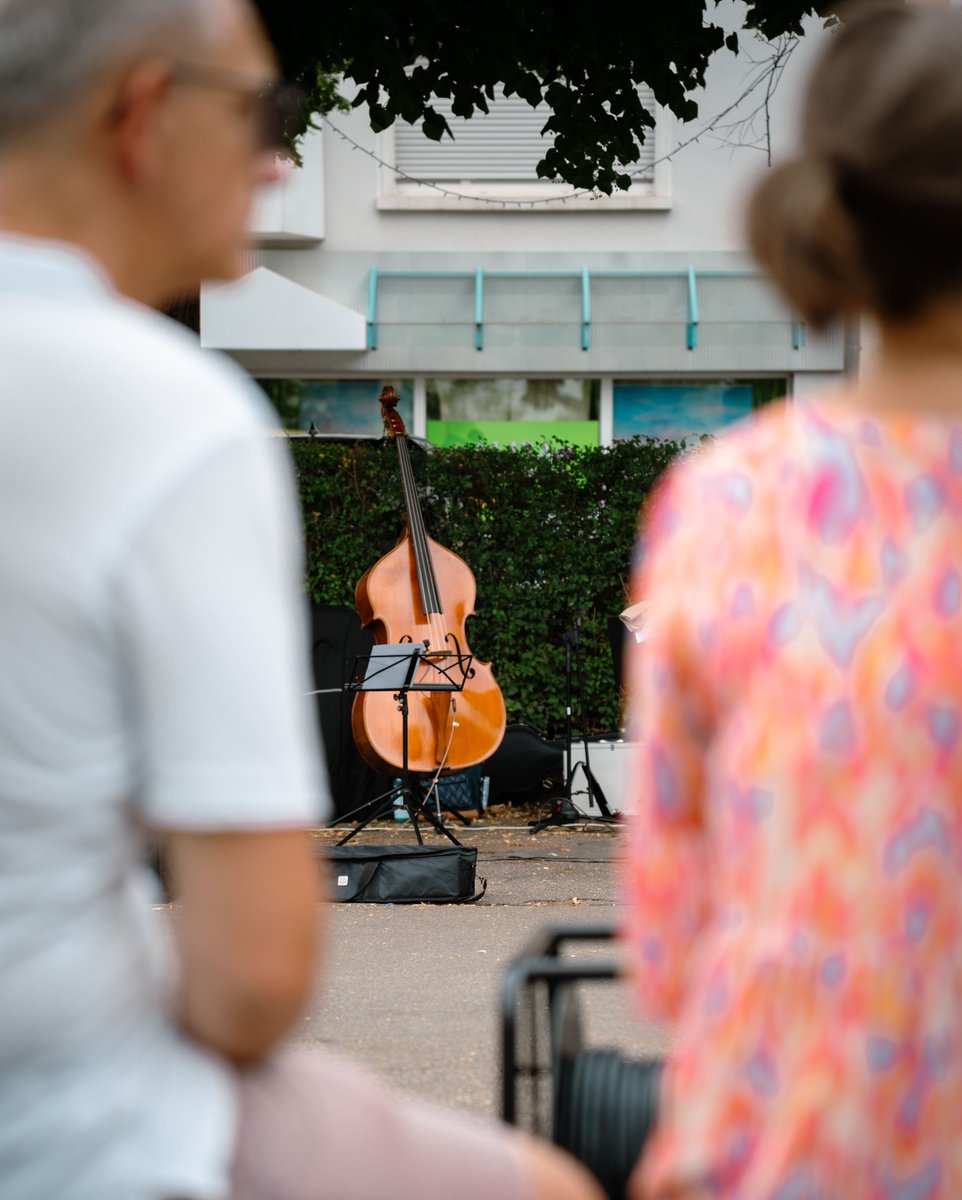 dossenheim's tweet photo. Trotz hoher Temperaturen konnten wir in #Dossenheim wieder den #Sommerbeginn musikalisch feiern. Vielen Dank an den Verein zur Pflege der Live-Musik für die gemeinsame Organisation, an die Kollegen des Bauhofs für die Zusammenarbeit, an das DRK Dossenheim und alle Beteiligten. https://t.co/vlB6v34Hnd
