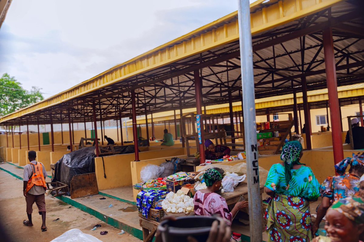InsideOta's tweet photo. Senator Yayi facilitated the commissioning of an ultra-modern market at Agbara in Ado Odo Ota Local Government Area yesterday, marking a significant milestone in the Renewed Hope Agenda’s infrastructure delivery. The event underscores Senator Yayi’s commitment to effective representation and community development.