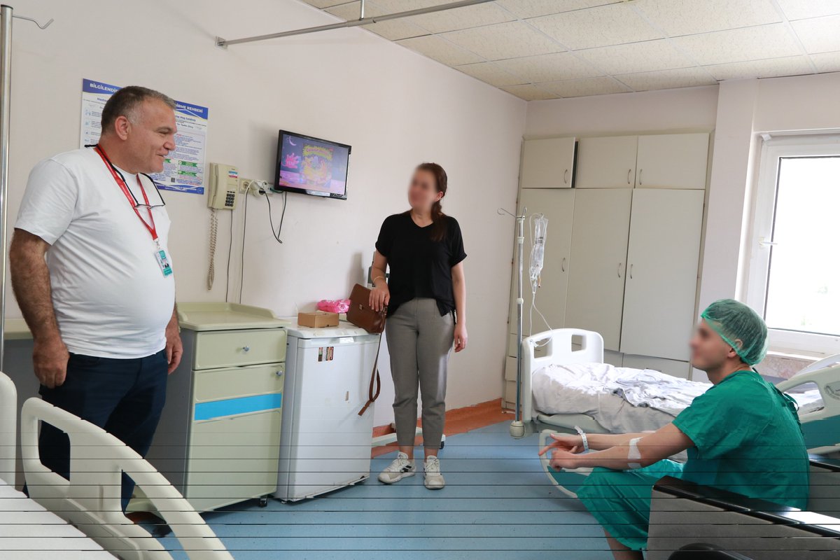 amasyaeah's tweet photo. Hastanemizde hizmet kalitesini sürekli kılmak ve hasta memnuniyetini en üst seviyede tutmak amacıyla saha çalışmalarımız hız kesmeden devam ediyor. 

Başhekim Yardımcısı Uzm. Dr. Selman Can, Sağlık Bakım Hiz. Müd. Zeliha Ürkmez, Destek ve Kalite Müd. Remzi Dalgıç, https://t.co/DOssECokv6