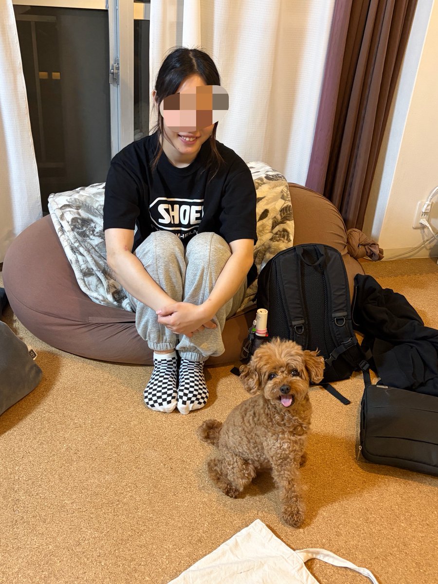 sideglance1's tweet photo. 大学生の娘も帰って来て私も帰宅したのでマロ嬉しそう🐶✨
やっぱりうちは良いね😊 https://t.co/PXoVCekCCu