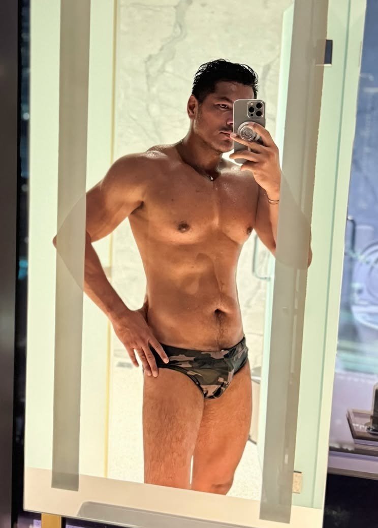 mrvvip's tweet photo. Zulfikar Naghi on his swimmer mode. #selebwatch https://t.co/rja9zkvm8r