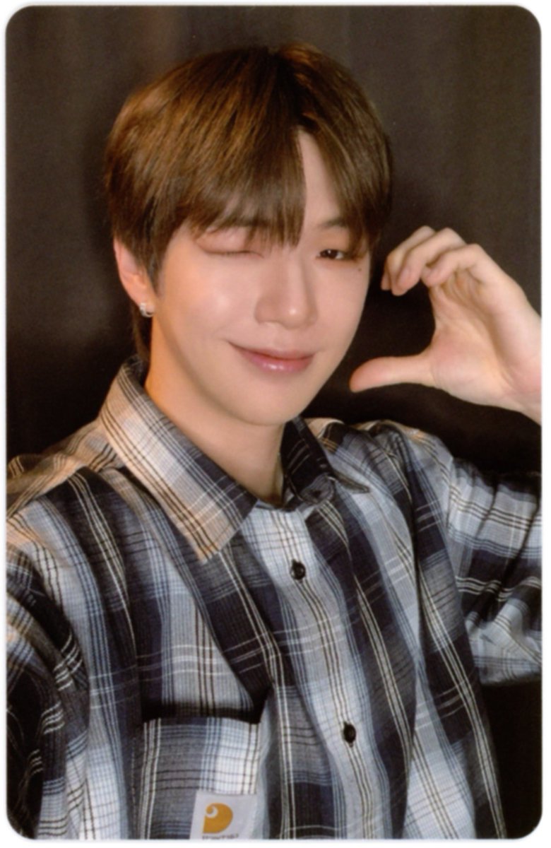 DanielK_Scanner's tweet photo. 강다니엘 공식 포토북 "DANIEL at" 포토카드 스캔 
#강다니엘 #KANGDANIEL https://t.co/WQ0cb87Tlf