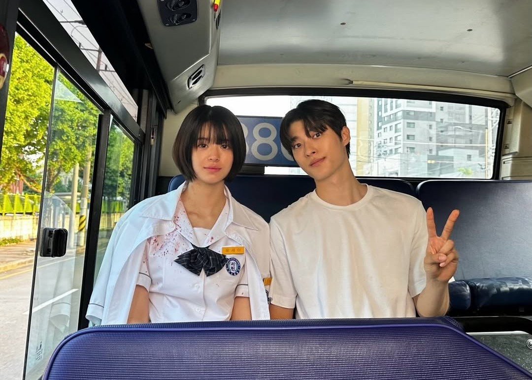 zooyeaoh's tweet photo. 3 couple gen z yang paling gemes di 1st half 2026 versi aku:
1. Kim Taeyoung & Oh Yeju — #InYourRadiantSeason
2. Baek Sunho & Jeon Soyoung — #IfWishesCouldKill
3. Cho Junyoung & Lee Jaein — #SpringFever
Gemesnya beda-beda, tapi sukses bikin senyum-senyum sendiri semuanya 😭🫶 https://t.co/7JjWtaPM9p