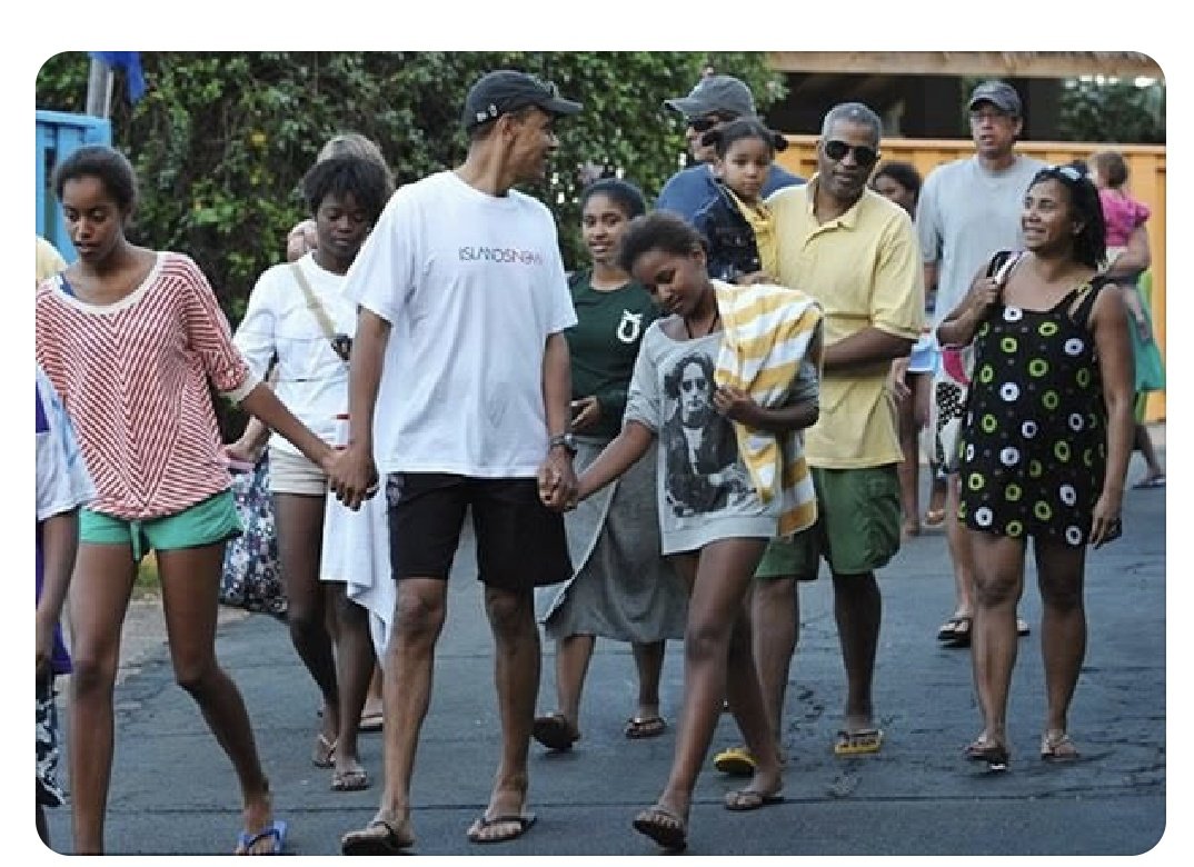 BidenThinkTank's tweet photo. @foundallsaint Funny. Still no picture in existence of Michelle being pregnant. That's 2 children approximately 550 days, not one photograph? Not one. Oh, and the kids look exactly like their best friends that manage their foundation 🤡 https://t.co/slYrsWUm5Z