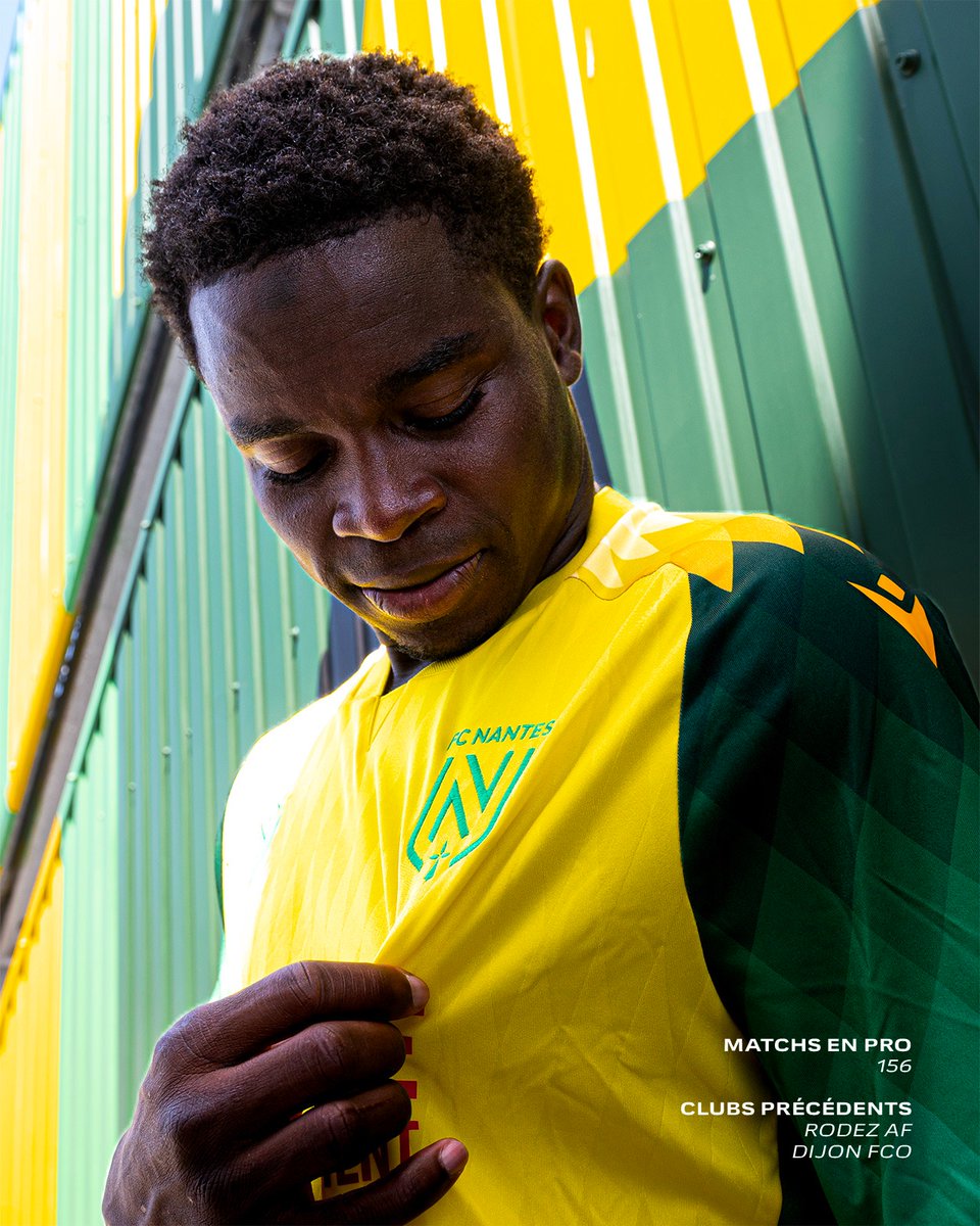 FCNantes's tweet photo. ✍️ Un nouveau renfort dans l'entrejeu.

⌞ Wilitty Younoussa est Jaune et Vert. 

#OnEstNantes