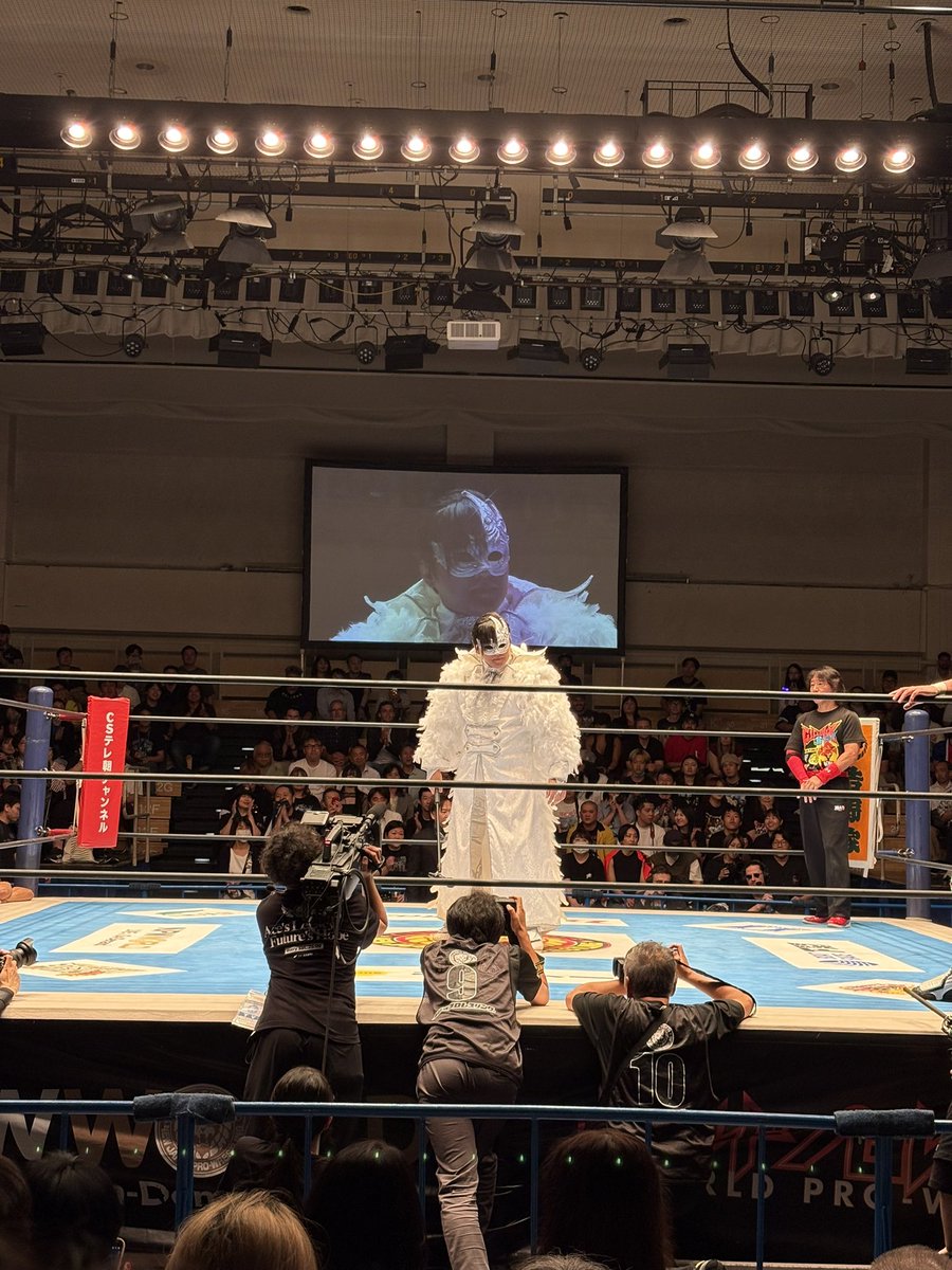 kyousuke666's tweet photo. 後楽園。
負ける者の悲しみも悔しさも、トップに入り込む勢いの強さ、
色々入り混じった最高にハイな試合だった🥹

プロレス最高だなぁ https://t.co/skdE9C3asA