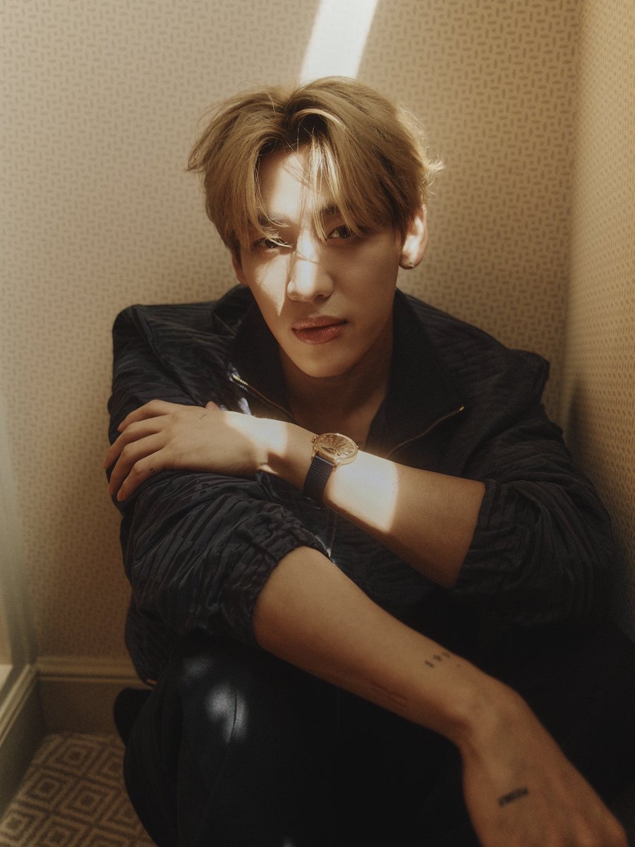 ELLEThailand's tweet photo. โมเมนต์ของหนุ่ม BamBam ก่อนเข้าร่วมแฟชั่นโชว์ Louis Vuitton Men's Spring/Summer 2027 ที่ปารีสในค่ำคืนนี้ เวลา 02.00 น. ประเทศไทย

#ELLEThailand 
#LouisVuitton #LVMenSS27
#BamBam‌ https://t.co/tyYTNKWlIk