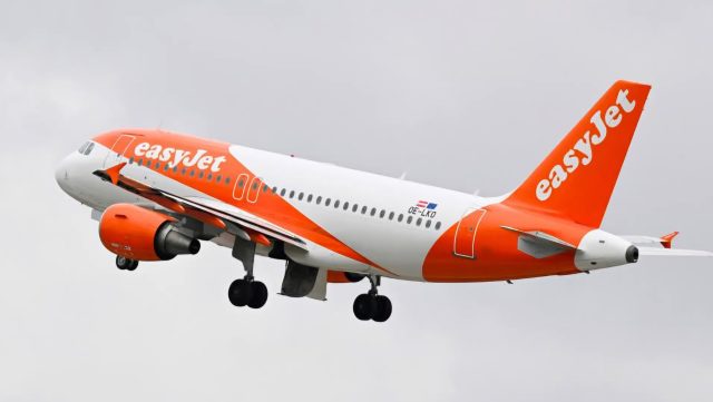 airjournal's tweet photo. Bâle-Mulhouse – Lille : easyJet relie le Nord en 1h20 https://t.co/hL85xbEEr2 https://t.co/LrtKSwC4sv
