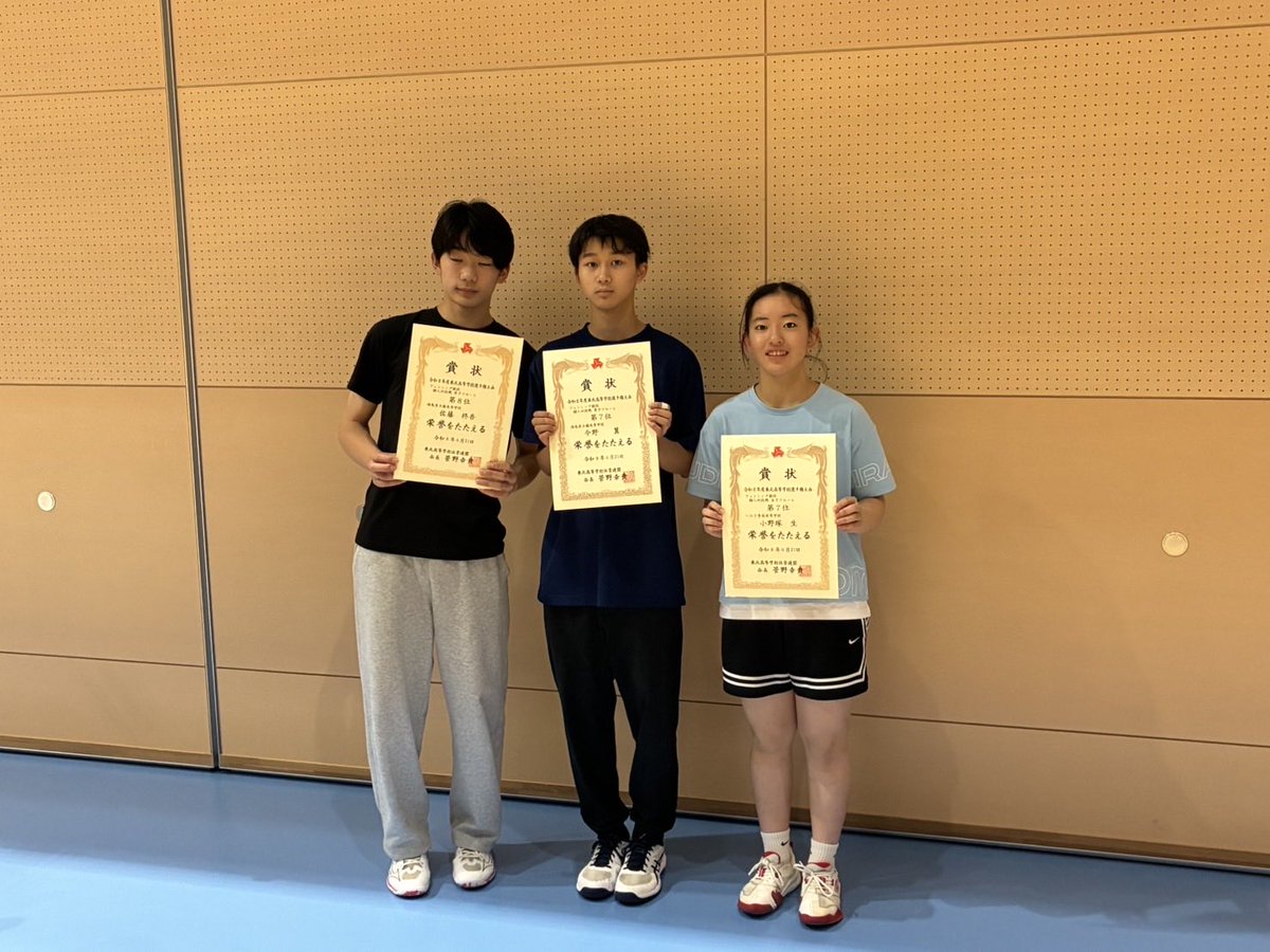 kfs_fencing's tweet photo. 東北高校フェンシング選手権、福島県勢・川俣勢が大躍進！
男子サーブル全員入賞や女子サーブル優勝、学校対抗3位など快挙続出です✨️
次はインターハイ・全国の舞台。
東北大会での経験を糧に、更なる大舞台での活躍を期待しています！
応援よろしくお願いします🔥 #フェンシング #川俣町 https://t.co/NiNFppaBQG
