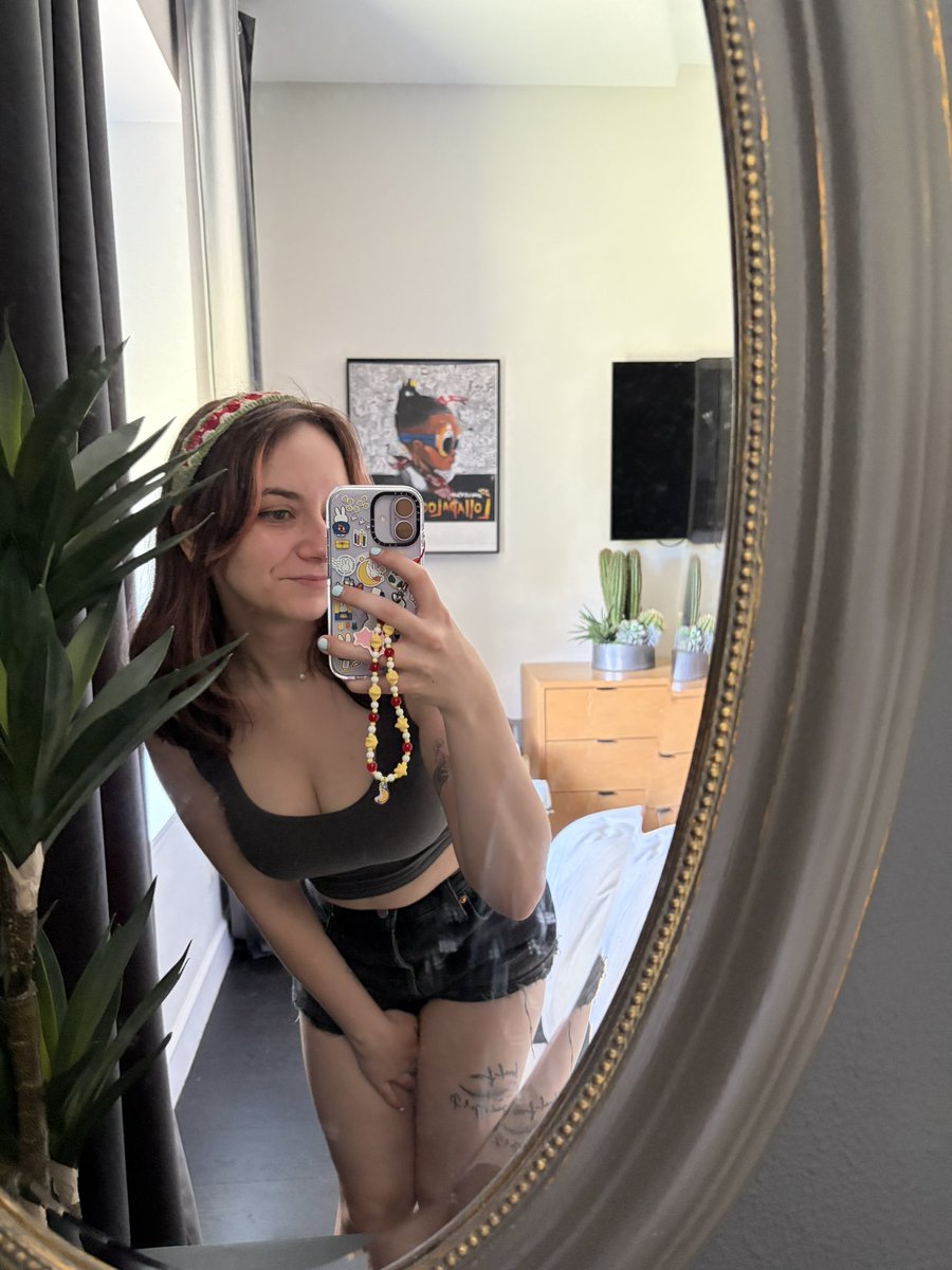 pey 🍉🌸 tweet media