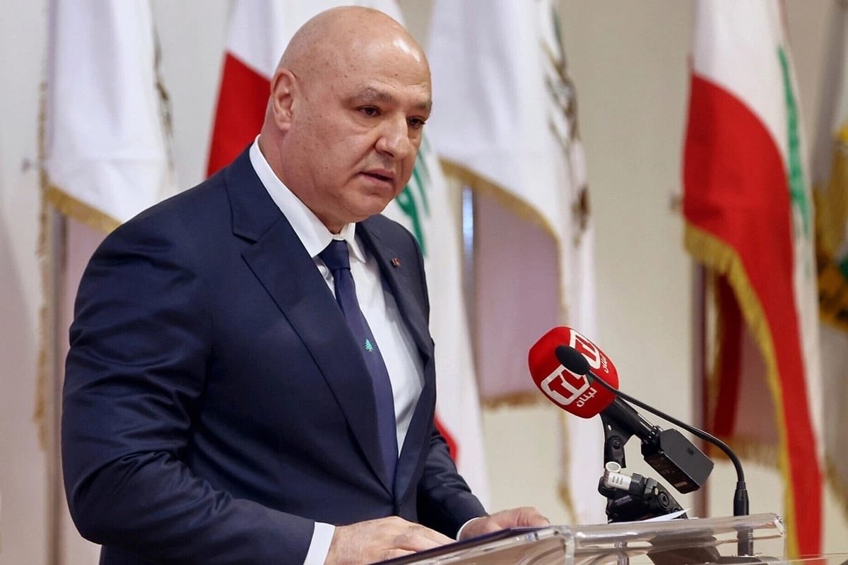الرئيس اللبناني يؤكد أهمية المفاوضات لحل الأزمات المتفاقمة