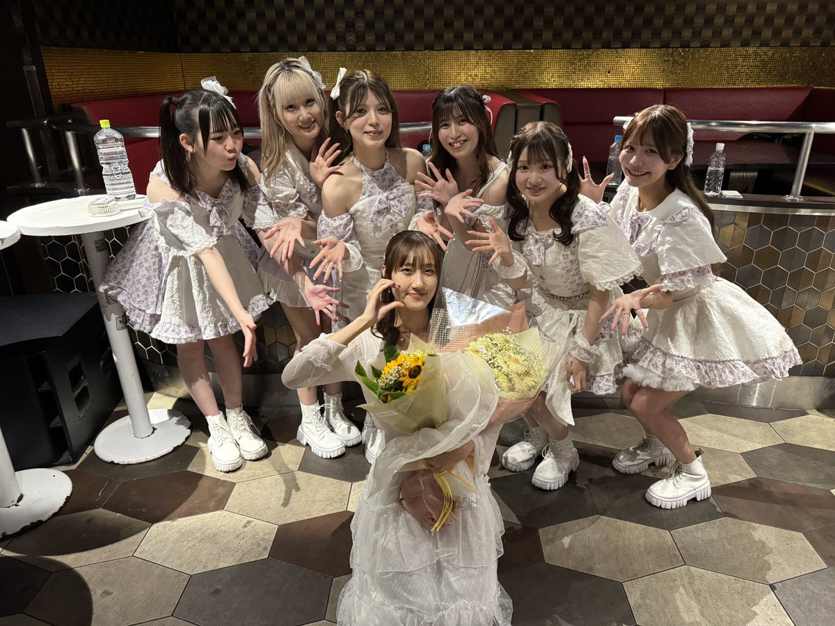 rina_kinami's tweet photo. ご報告です。
ギミラブ！・文翠麗のメンバーみんなから
お誕生日プレゼント貰いました✨🎁

みてみてーーーー！
ジェラピケの新作のパジャマだったよ♡
しかもね、一人一人メッセージも書いてくれたの。
こちらこそいつもありがとうだよー🪻💗

今の私の幸せは、みんなの事を褒められる事。とても素敵でいい子達だね〜いいグループだね〜とか言われることが私の幸せでそれが生き甲斐で頑張っています。
自信を持ってお��けできる心の底から素敵なメンバーです♡皆さんこれからもこの子達の良さを沢山見つけてそして是非！私に報告してください✨メンバーのみんないつも助けてくれてありがとう。これからもよろしくお願いします(❁ᴗ͈ˬᴗ͈)

2026.6.21