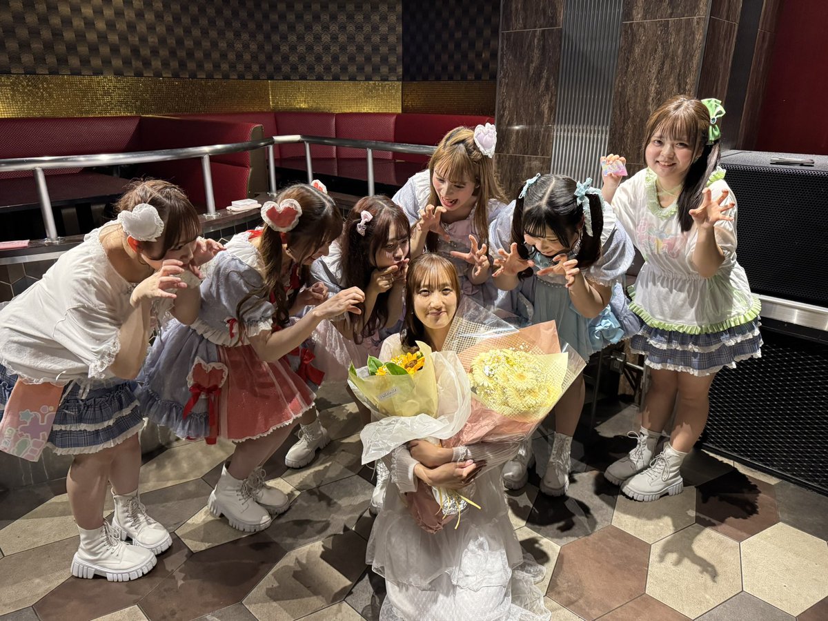 rina_kinami's tweet photo. ご報告です。
ギミラブ！・文翠麗のメンバーみんなから
お誕生日プレゼント貰いました✨🎁

みてみてーーーー！
ジェラピケの新作のパジャマだったよ♡
しかもね、一人一人メッセージも書いてくれたの。
こちらこそいつもありがとうだよー🪻💗

今の私の幸せは、みんなの事を褒められる事。とても素敵でいい子達だね〜いいグループだね〜とか言われることが私の幸せでそれが生き甲斐で頑張っています。
自信を持ってお��けできる心の底から素敵なメンバーです♡皆さんこれからもこの子達の良さを沢山見つけてそして是非！私に報告してください✨メンバーのみんないつも助けてくれてありがとう。これからもよろしくお願いします(❁ᴗ͈ˬᴗ͈)

2026.6.21