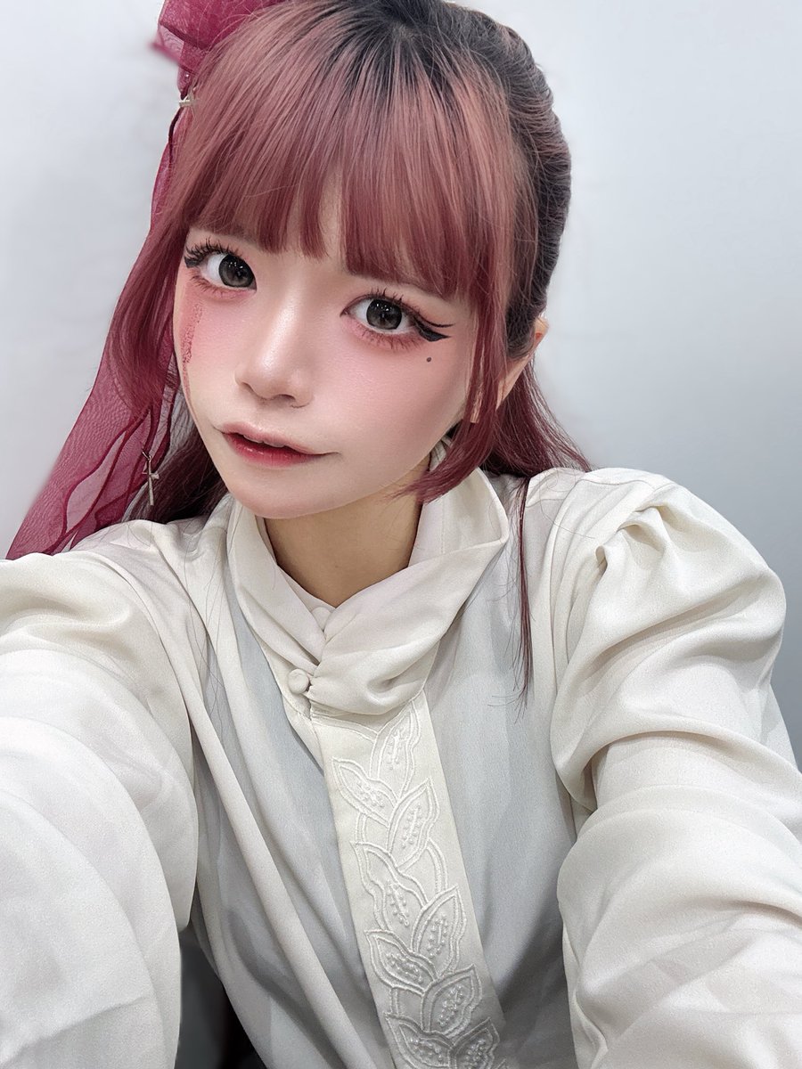 Zarame_YAABUR's tweet photo. 今日のお顔です、みんな！怪我しないようにね！壁には要注意🫪🫪🫪🫪🫪 https://t.co/NgRTMwLRkS