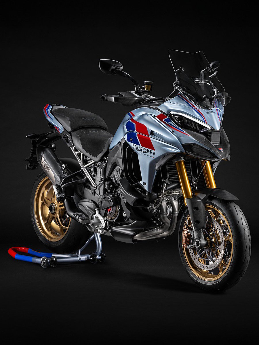 Ducati_India's tweet photo. Legacy of the 1979 500 SL Pantah, model that introduced Ducati's trellis frame and Pantah engine. An encounter of racing spirit, touring versatility and heritage. The exclusive livery recalls the 1980s with vintage Ducati and Desmo logos, finished with Centenary Bronze accents. https://t.co/Rirc5syD0F