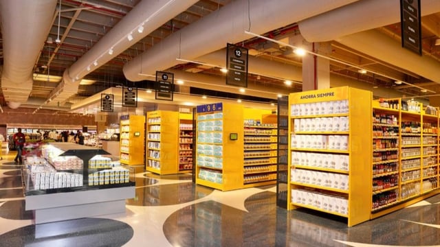 SolisUSA_Corp's tweet photo. A grocery store remodel can change its appearance, but lighting ultimately affects customer feelings and purchasing decisions. From product visibility to energy costs, every lighting decision matters.

Explore more in this guide from @pgrocer 🔎  https://t.co/YzNAn66HCf https://t.co/Qmchn9ymAQ