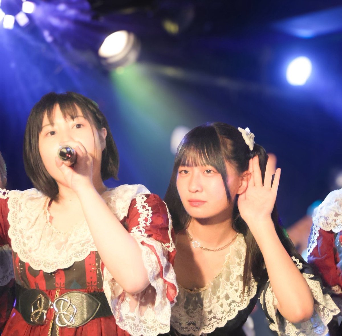 RYuN_Nomake's tweet photo. こんばんは🌙
RYuN²違う方を向いていますが、、。
るんちゃんは、どこを見て、りゆの後ろで何に耳を傾けているの、、？
そしてこれはどこのシーン？笑

#RYuN² #福岡から全国へ #2人組ユニット #2人組アイドル https://t.co/OX4pEBlV8O