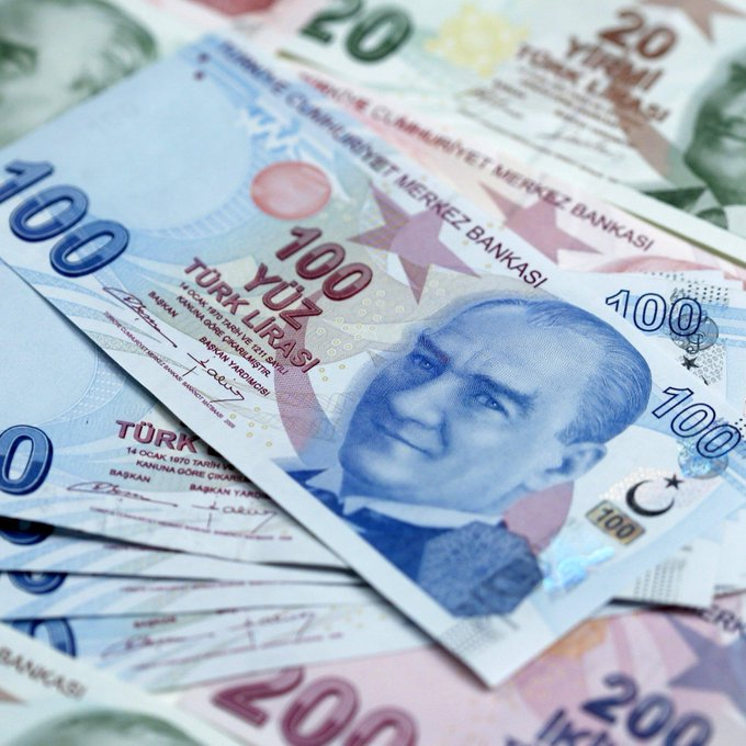 CemCemilkoroglu's tweet photo. Hazine ve Maliye Bakanlığı, 31 Mayıs itibarıyla Hazine alacaklarının 253,1 milyar TL olduğunu açıkladı. Hazineye en fazla borcu olanlar:  — Türkiye Varlık Fonu: 217,9 milyar TL borç — Türkiye Kalkınma Bankası: 9,7 milyar TL borç — TCDD: 6 milyar TL borç https://t.co/pdFTgPjtbT