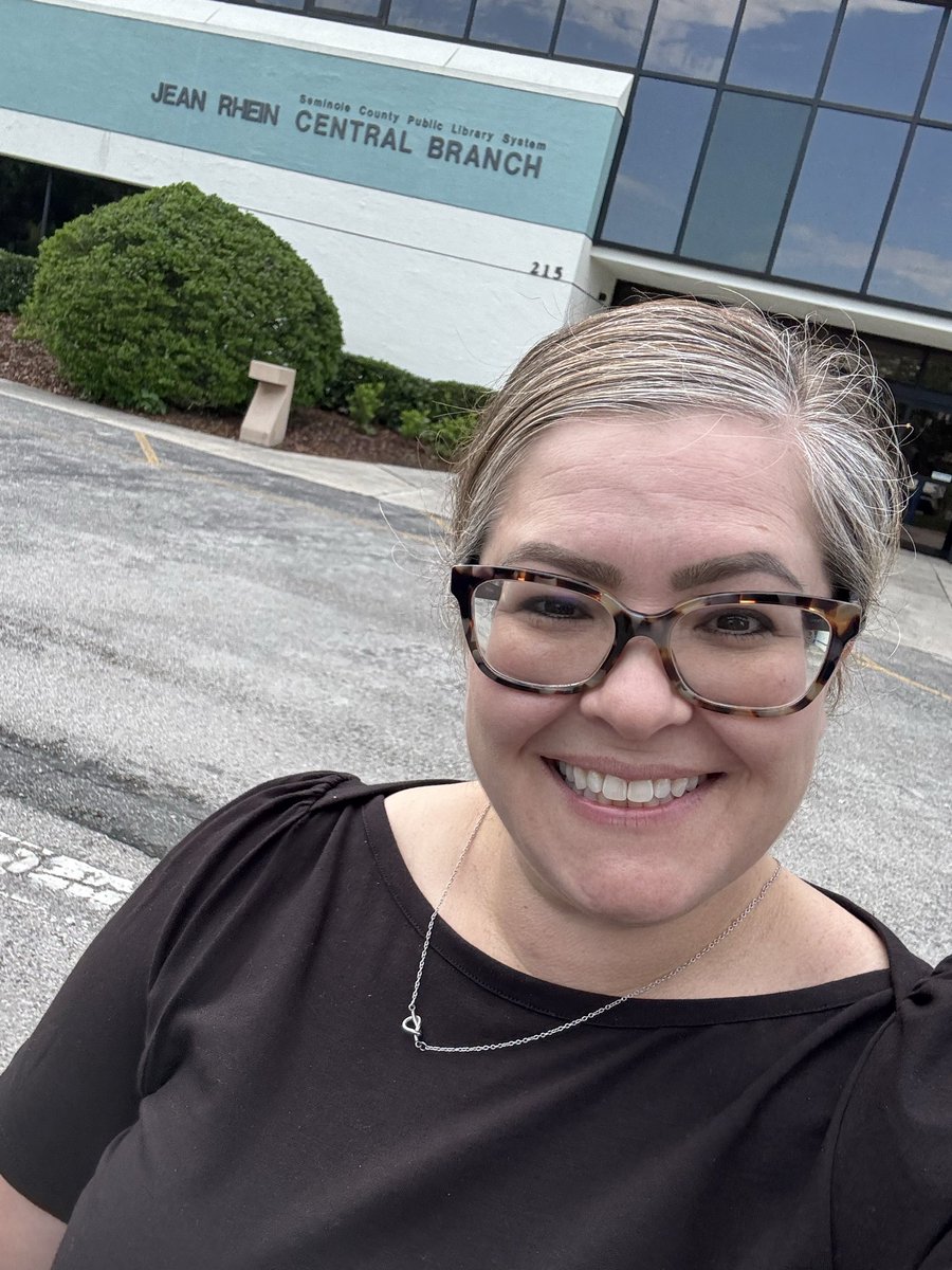 StageToEngage's tweet photo. It’s another beautiful day in the neighborhood 😉 working with @WUCF_PBS_Jazz @PBS here in Seminole county today! 👏 📚 https://t.co/y5B3o96tKa