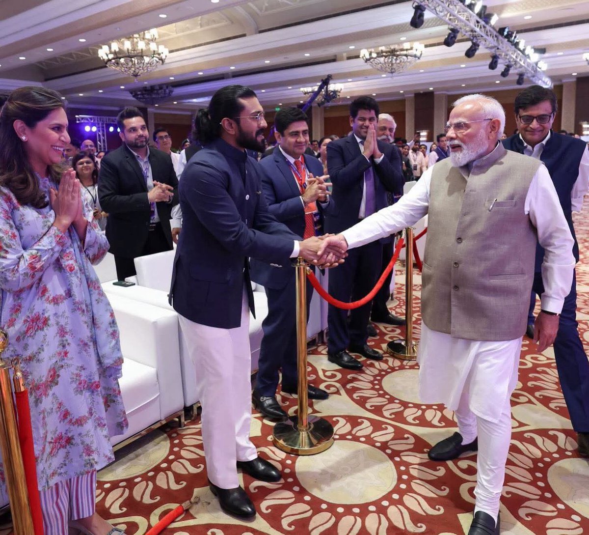 ursniresh's tweet photo. Prime Minister #NarendraModi met #RamCharan and #Upasana at the #RepublicSummit
#Peddi https://t.co/CRcKt7vTWv