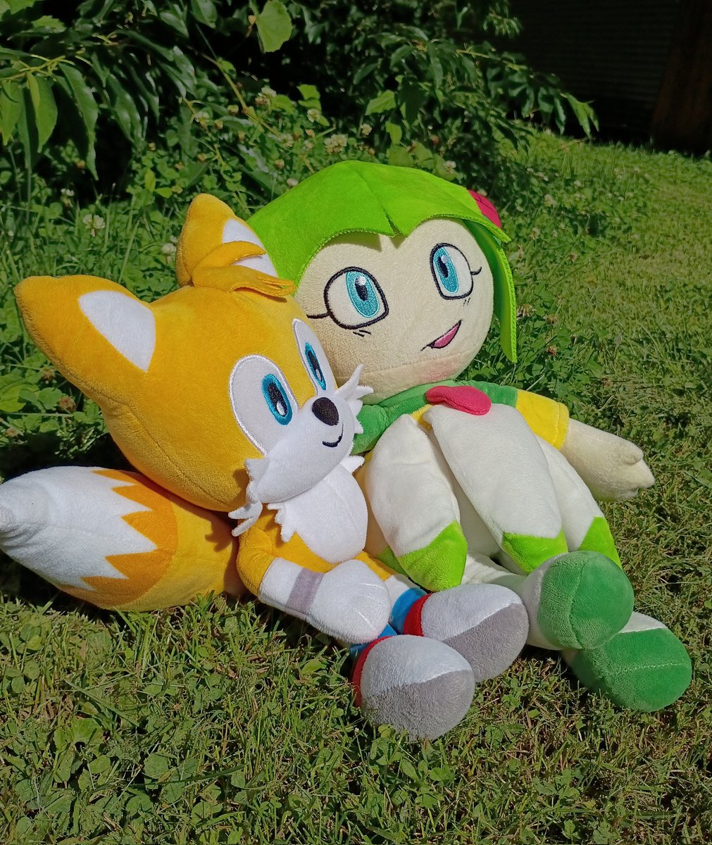 It's true that both animals and plants can live in peace and