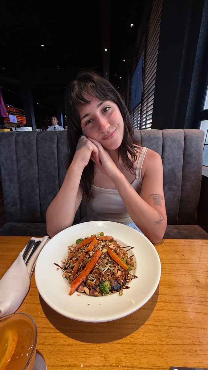 Duxury134139's tweet photo. what are you eating at the moment? share with me via osmosis maybe ๐๐๐https://t.co/RDGO2OIpcd #CravingMode #MemeLife #FoodieHumor https://t.co/Tojt35R2W7