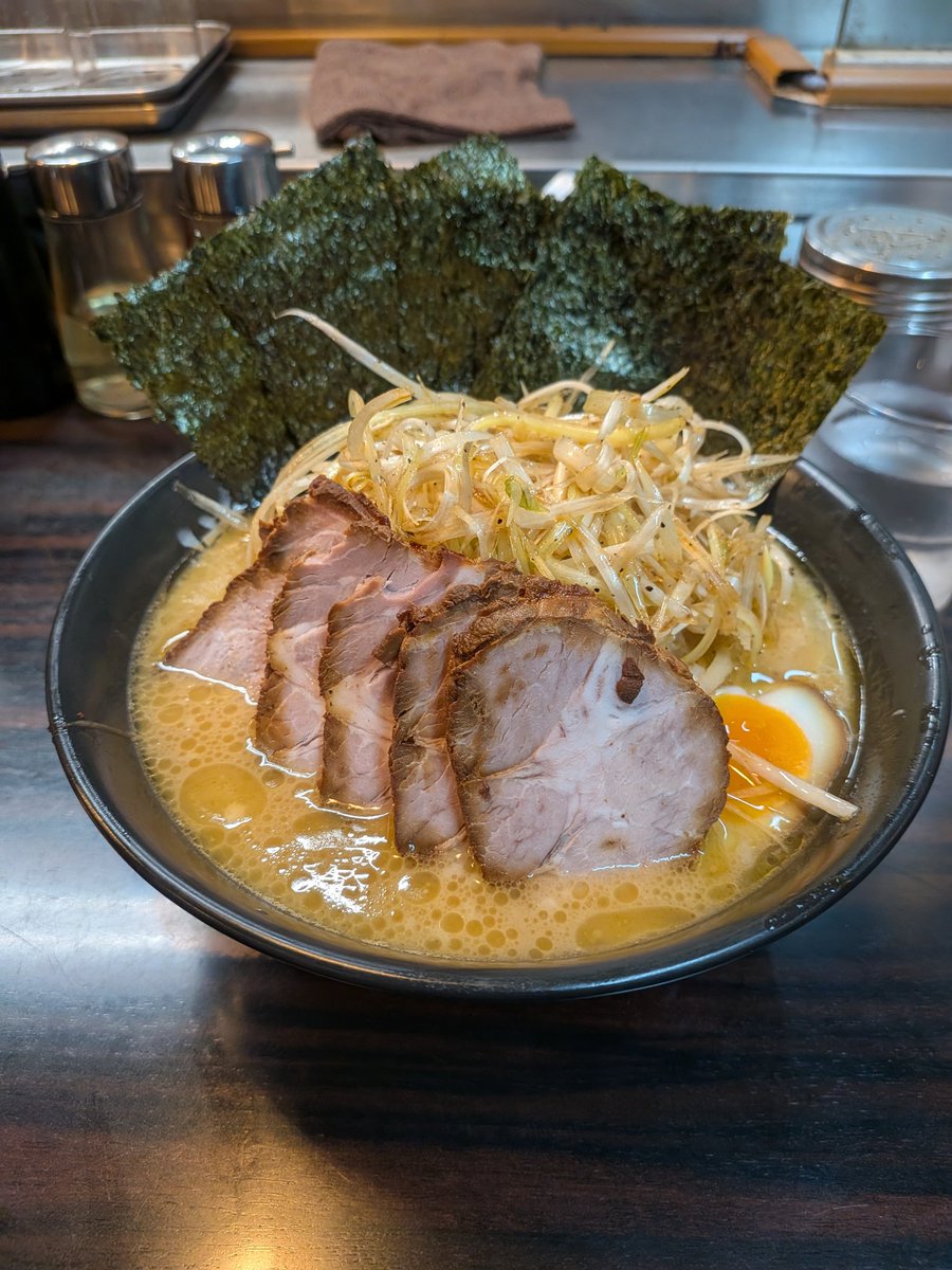 Veils_Sin's tweet photo. 呑んだ後のラーメンは格別🍜 https://t.co/8oomvn8Bfc