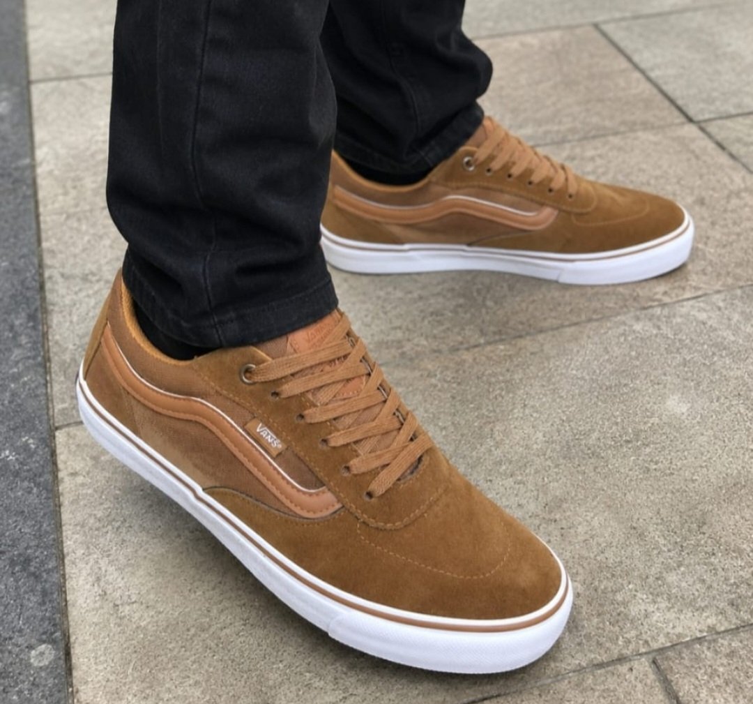kb_special05's tweet photo. Vans Saizi zote zipo 
For the same price https://t.co/9IkZNfDn5Y