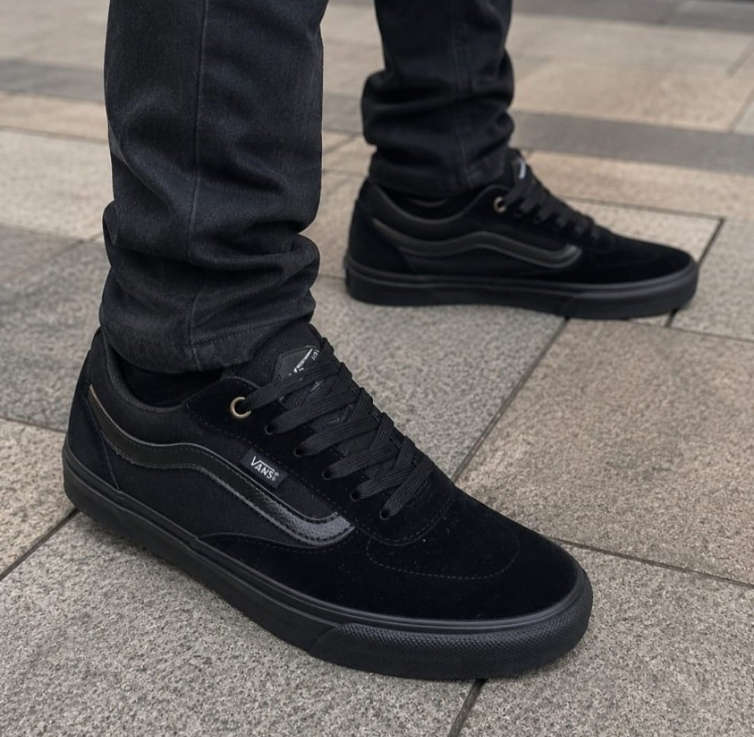 kb_special05's tweet photo. Vans Saizi zote zipo 
For the same price https://t.co/9IkZNfDn5Y