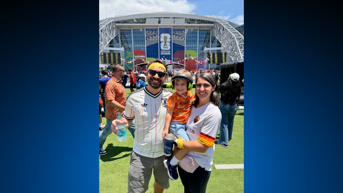 WorkingatDuke's tweet photo. Summer is for sports! ⚽️ 🏒 ⚾️

Duke employees have been using their #DukeTimeOff for fun at the @FIFAWorldCup, @Canes games and high school baseball.

Share your time off photos by Aug. 3 for a chance at prizes.

Details: https://t.co/LlKSGvGeiY https://t.co/6KR2ENkHmy