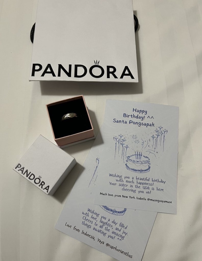 euphoriaenthus's tweet photo. Thank you for always wearing the gifts Tata!! Our love and support always with u🤍

We gave him for his birthday last November. From me and my sissy @MusingsofaMuse @amyb_eg 🥺🤍 https://t.co/fSdUZ5thZ9