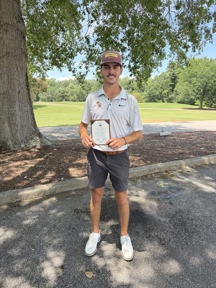 GopherMGolf's tweet photo. Jack Crousore leads the way. 🏌️‍♂️

The Gopher fired a 5-under (67) at U.S. Amateur Local Qualifying and currently sits atop the leaderboard at Green Valley Country Club. 👏⛳️

His round featured eight birdies and an eagle. 🐥🐥🐥🐥🐥🐥🐥🐥🦅

@GopherSports 
#GoGophers x #SkiUMah https://t.co/8KY39LBGMC