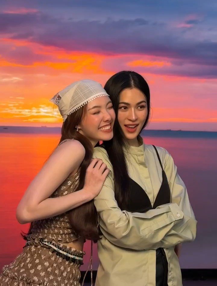 LingOrm_BH's tweet photo. เขิน back hug หลิงออมตลอดไปปปป 🫠🫠🫠

GRAB THAI RARES LINGORM
#แกร็บเที่ยวลึกแบบไม่ลับxหลิงออม https://t.co/1UAO3mHtzI
