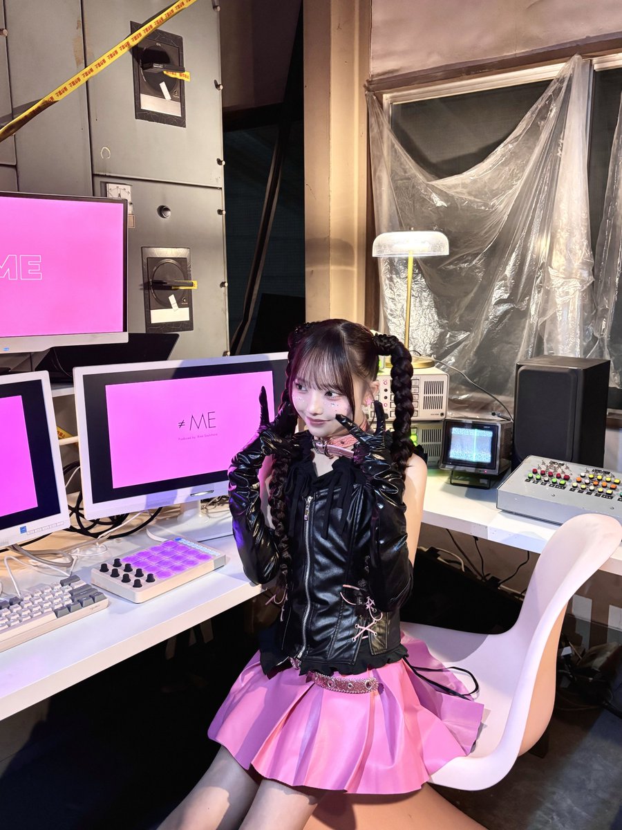ochiai_kirari's tweet photo. ≠ME 12th 両A面シングル 表題曲
“ここでファーストキッス”
MVが公開になりました〜〜💖
https://t.co/kyWFnsySzJ

みんなメロメロになる準備できてる？！
ところで私飛ばされちゃってない？！💣
#ノイミー #ここでファーストキッス https://t.co/9p7GNHvteq