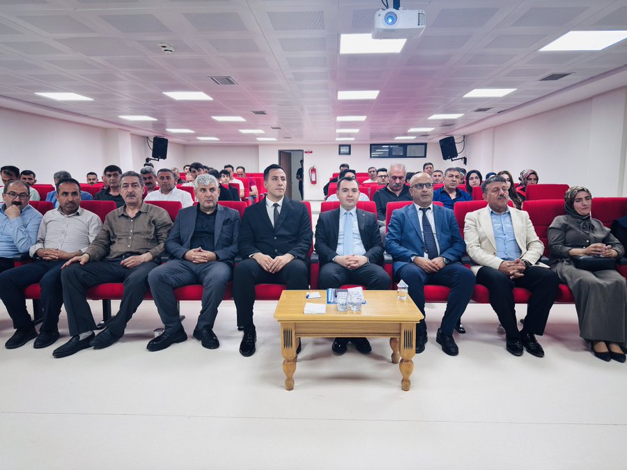 HaskoyMem's tweet photo. Kaymakamımız Sayın İsmail GÜNEY başkanlığında, 2025-2026 Eğitim-Öğretim Yılı Dönem Sonu Okul Sporları Değerlendirme Toplantısı gerçekleştirildi.

@tcmeb @Yusuf__Tekin @haskoykymkmligi @bozyel_necdet https://t.co/VI8fkRW7sW