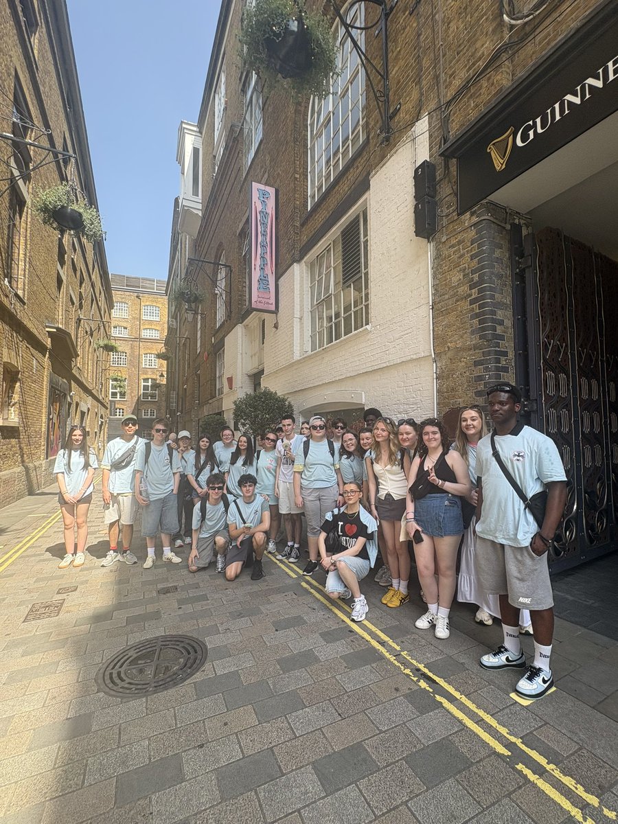 PAFaculty_SASB's tweet photo. London Performing Arts Trip 2026 - 
Today’s first stop was a vocal workshop at Pineapple Studios with West End musical director Michael Toolan! 🤩🎶🎹
@sasbhighschool https://t.co/g5k5Vq3ECM