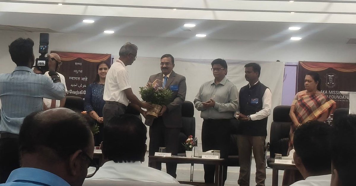 Prime_Trust's tweet photo. 💙 Improving healthcare access for senior citizens.
Proud to partner in the launch of “Providing Medical Care and Health Support Services to Old Age Home Residents” in collaboration with Arupadai Veedu Medical College and Rotary Club of Galaxy.
#PrimeTrust #HealthcareForAll #AVMC https://t.co/lRWE20gHcY