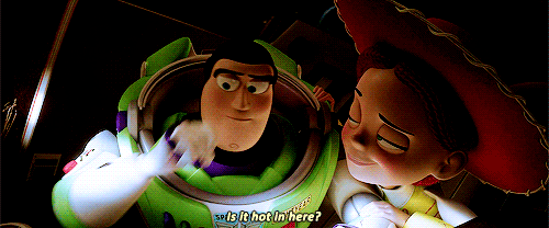 ichifangirl's tweet photo. Ame mucho Toy Story porque Buzz siempre ha sido el que esta perdidamente enamorado de Jessie y me encanta ver a gente enojada que porque actua como "mujer", pinches machos pechos peludos con masculinidad fragil. Wey Buzz siempre ha actuado así JAJAJJAJA https://t.co/vJsgmcWIbM